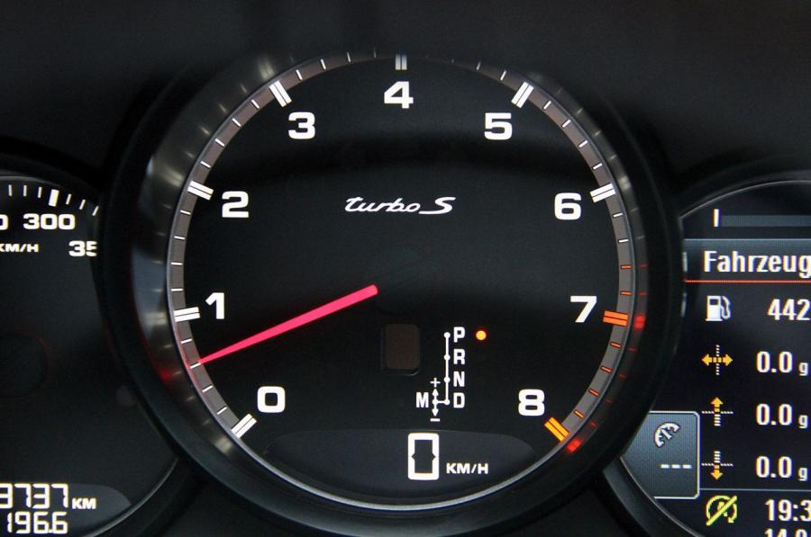  Porsche Panamera Turbo S 2012 года  (фото 62 из 91)